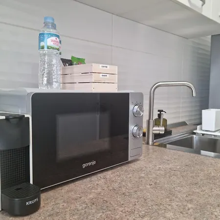 Apartment Nova - Minimalist And Elegant With Parking *