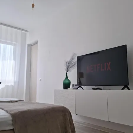 Apartment Nova - Minimalist And Elegant With Parking Bukarest